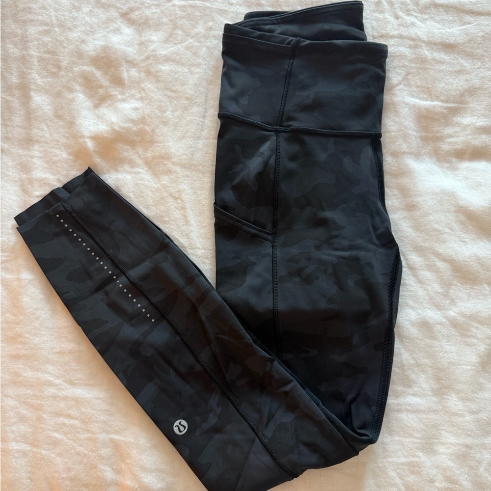 Black and grey camo Lululemon Leggings